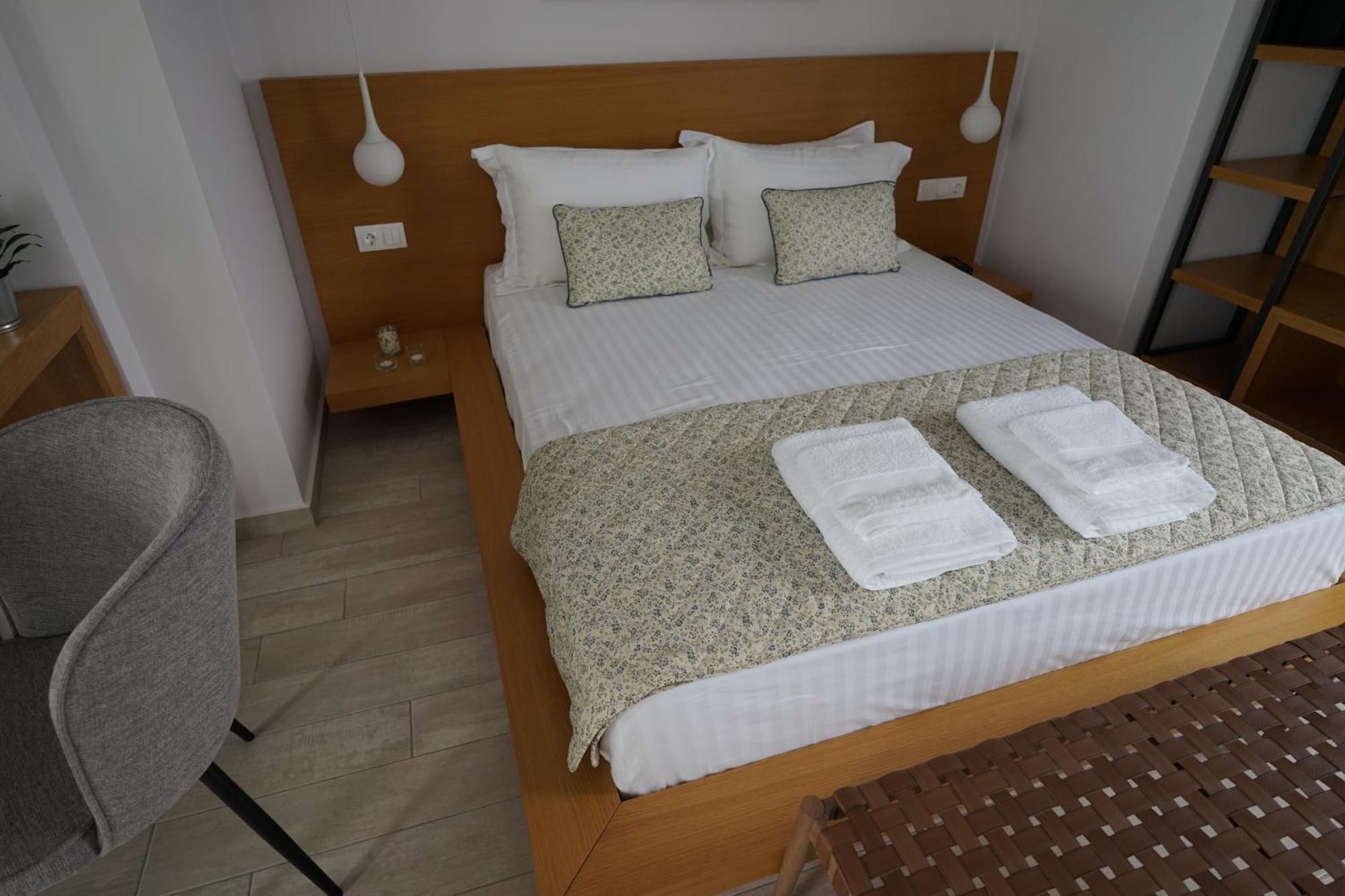 Acra Melia Apartment Palaiontsiflikion Exterior photo